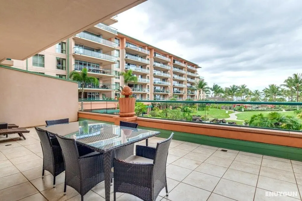 K B M Resorts- Hkk-229 Massive 2bdroom Villa With Large Balcony for Outdoor Dining and Relaxing - Oda Düzeni