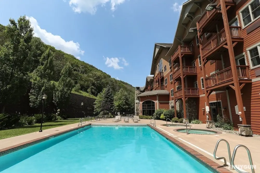 Kaatskill Mountain Club at Hunter Mountain - Öne Çıkan Resim
