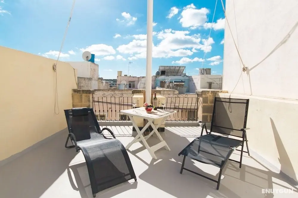 Kalkara Well Located Townhouse +courtyard - Öne Çıkan Resim
