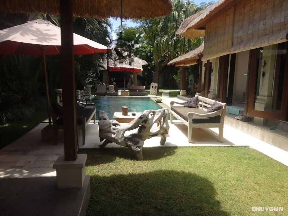 Villa Kamar Madu - Havuz