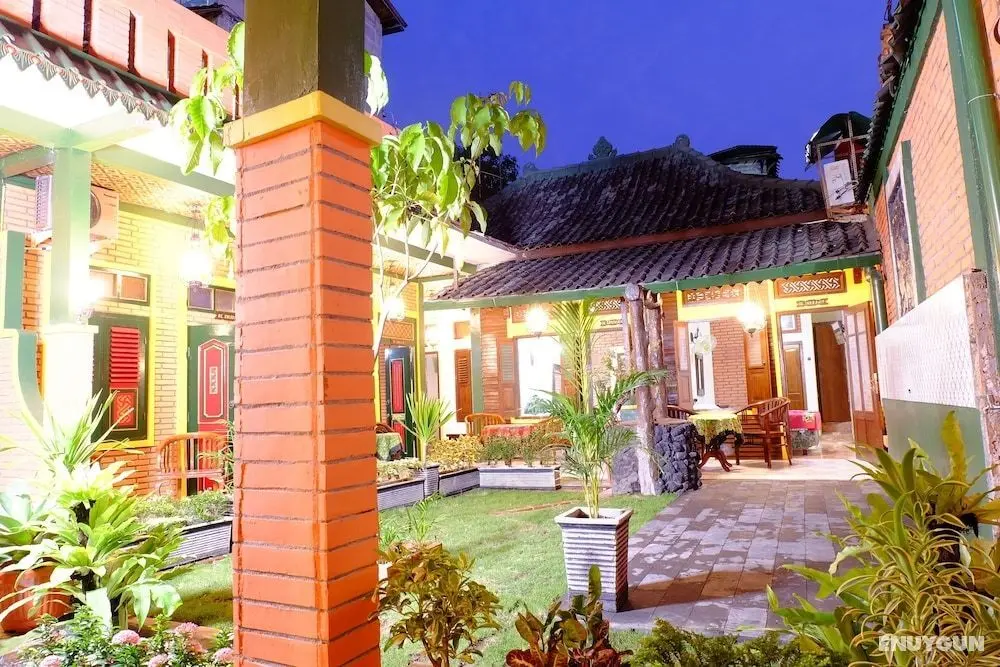 Kampoeng Djawa Guesthouse - Oda Düzeni
