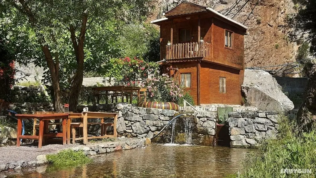 Kapuzbaşı Şelalesi Baştürk Dinlenme Tesisi - Açık Hava Yemek