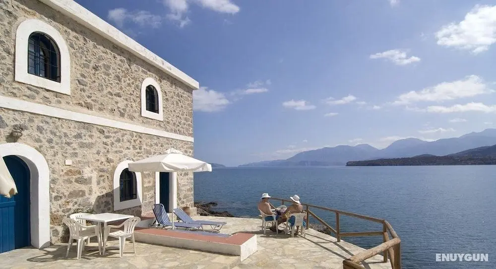 Karavostassi - The Stonehouse - Öne Çıkan Resim