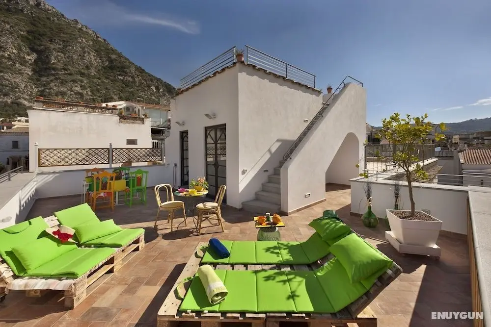 Karme House - Öne Çıkan Resim
