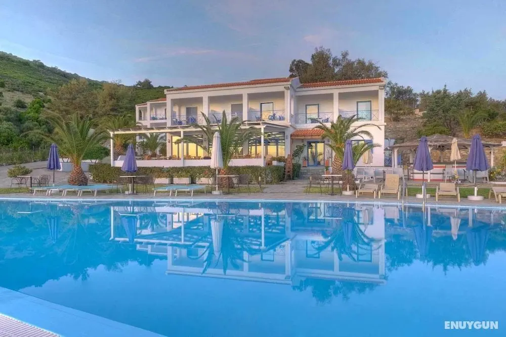 Karras' Star Hotel - Öne Çıkan Resim