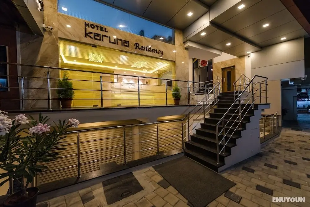 Hotel Karuna Residency - Dış Mekan
