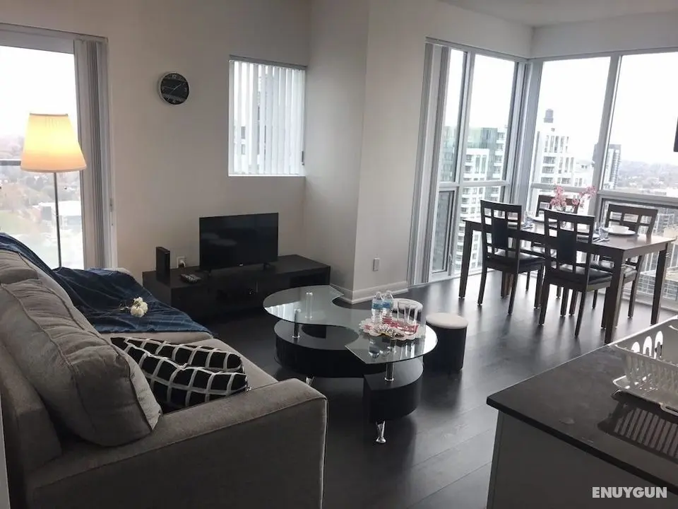 Kashaneh at North York Center - Öne Çıkan Resim