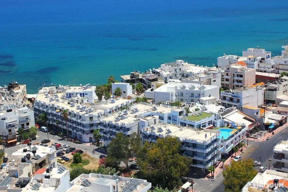 Kassavetis Center - Hotel Studios & Apartments - Konum Öne Çıkanlar