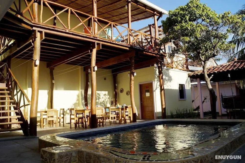 Hotel Kekoldi de Granada - Havuz