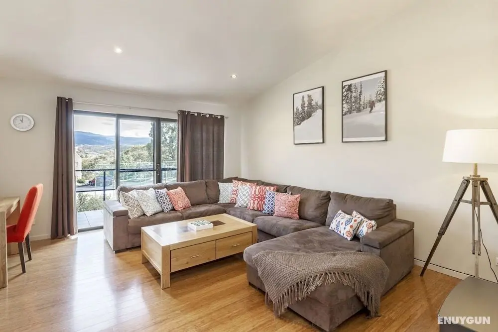 Khione 1 - Modern & spacious with views towards Lake Jindabyne & the mountains beyond - Öne Çıkan Resim