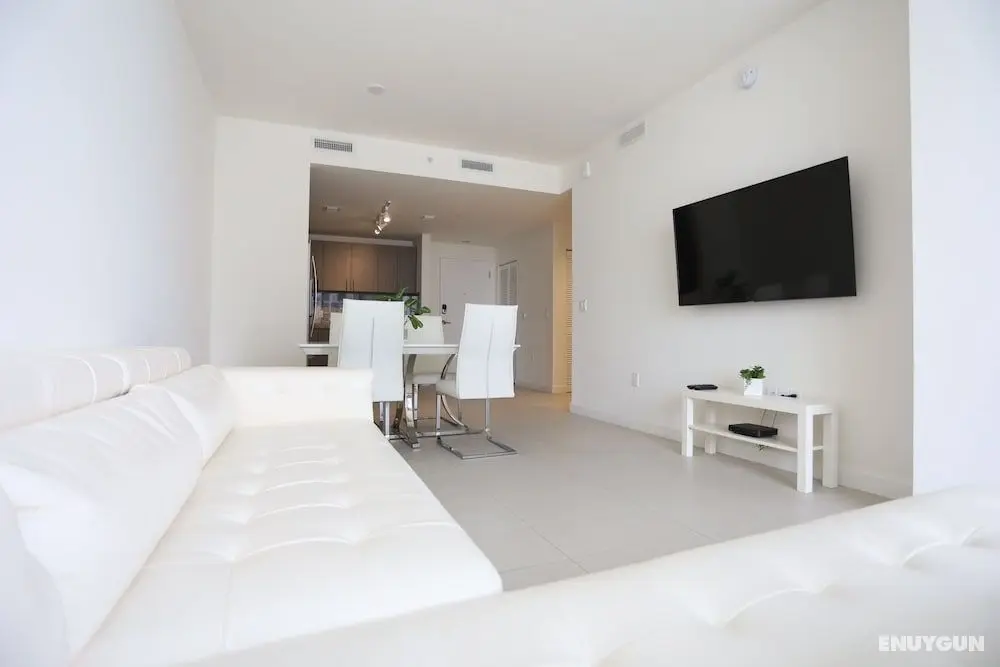 King Bed Full Service Apt - Öne Çıkan Resim