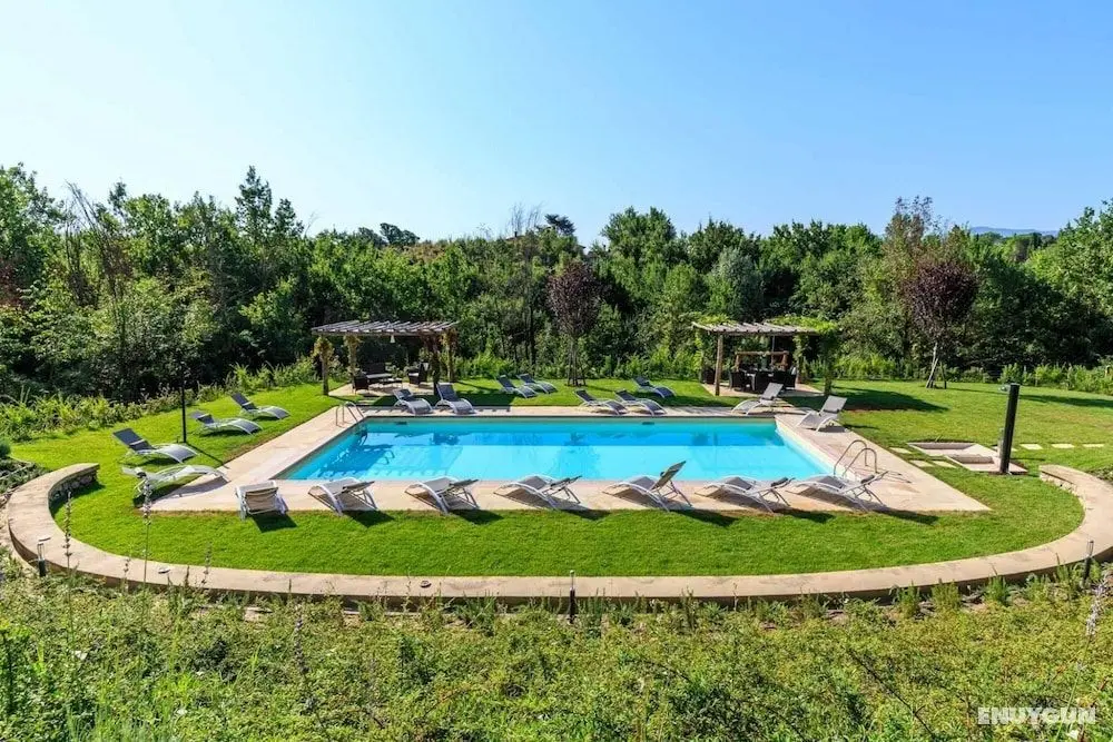 Kinzia Farmhouse Apartment Close to Lucca Walls - Oda