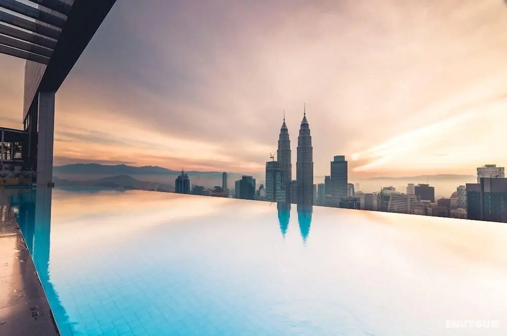 KL Platinum Suites by SNC - Havuz