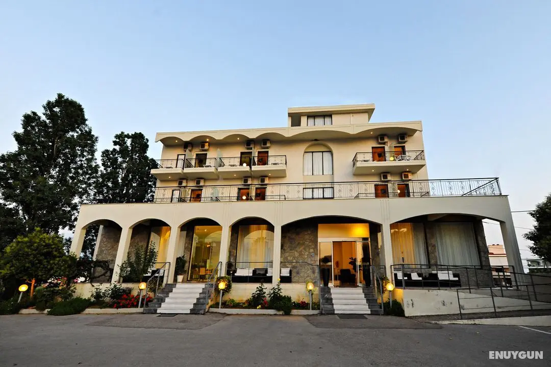 Kleopatra Inn - Genel