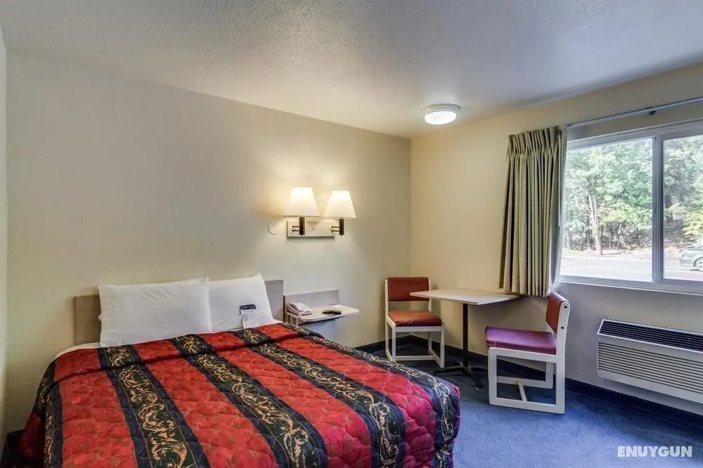 Knights Inn Spokane Airport - Genel
