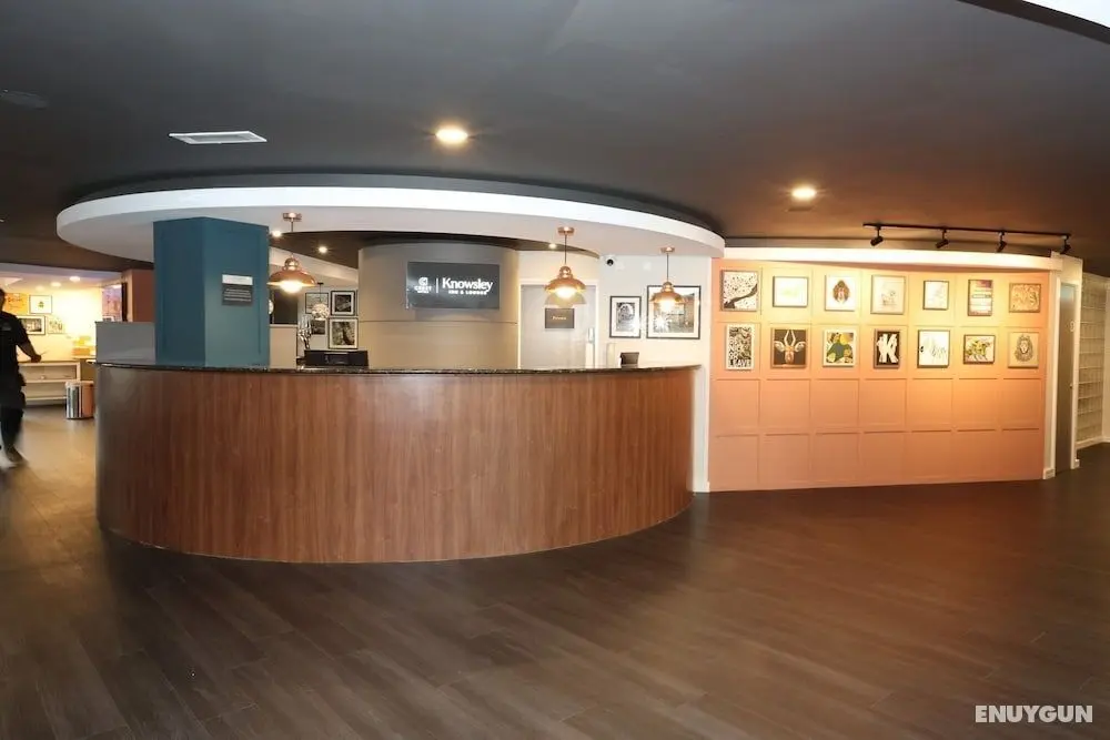Knowsley Inn & Lounge - Lobi