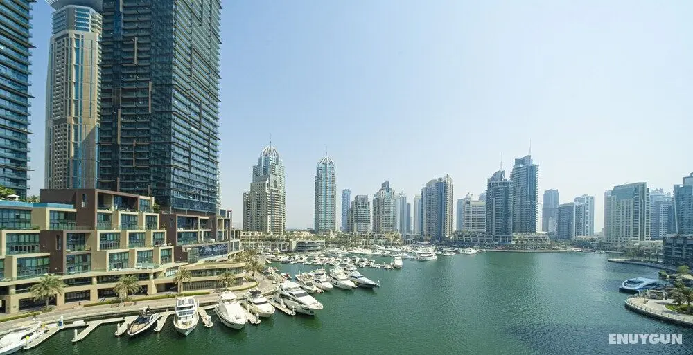 KOHH – 1BR in Cayan Tower - Havuz