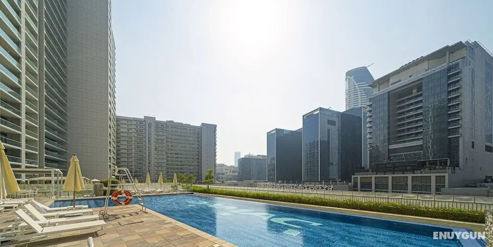 KOHH – 1BR in DAMAC Reva Residences - Havuz