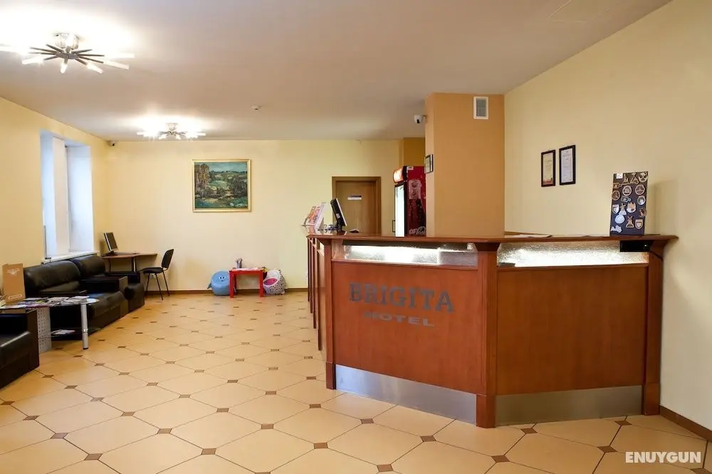 Kolonna Hotel Brigita - Lobi