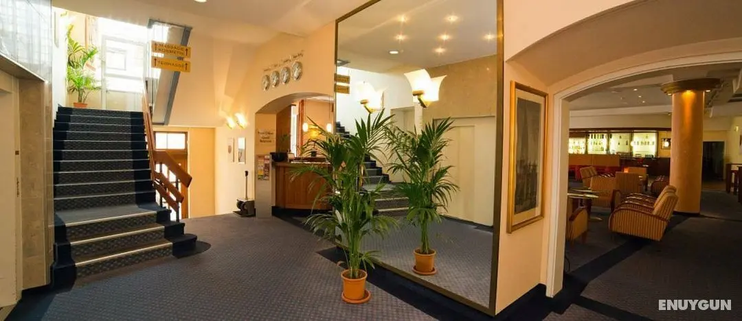 Kolping Freiburg Stadthotel - Lobi