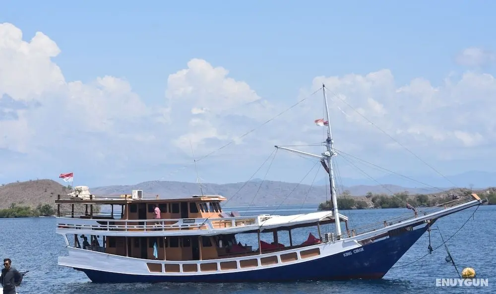Komodo Cruise Boat - Öne Çıkan Resim
