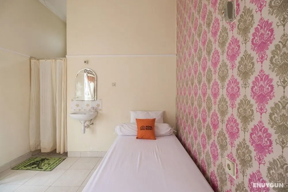 KoolKost near Hartono Mall Yogyakarta - Oda