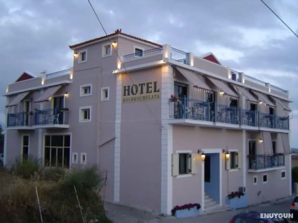 Kourkoumelata - Dış Mekan