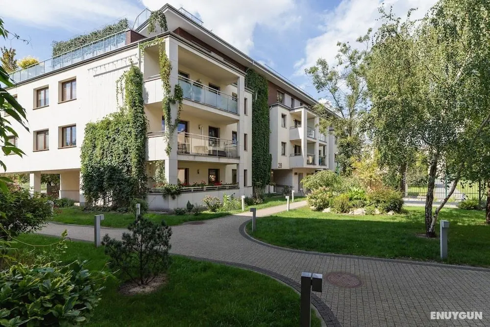 Kraków Błonia Apartment by Renters - Dış Mekan