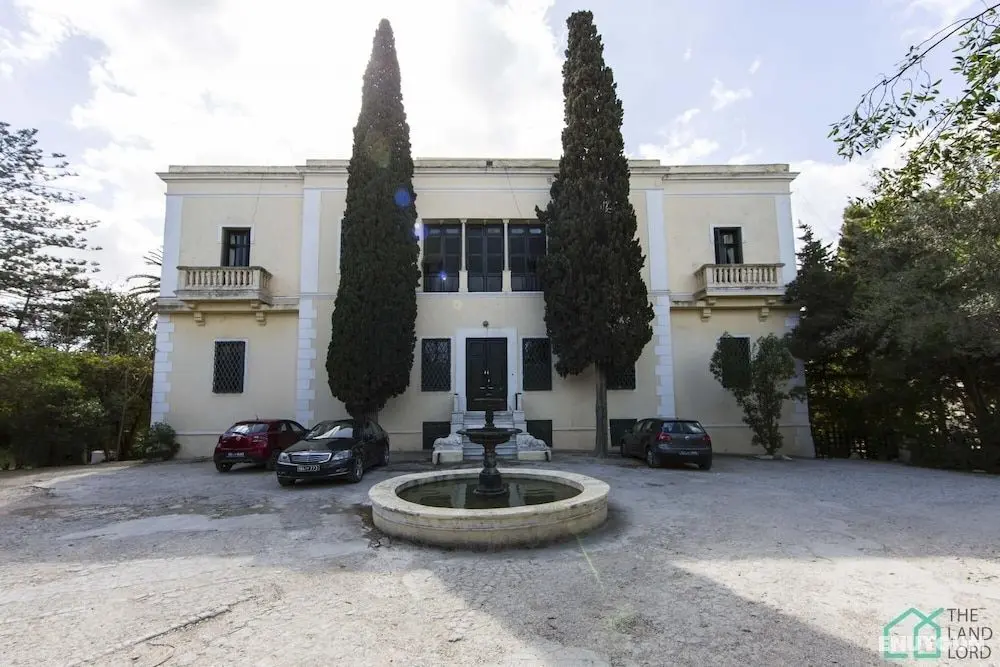 L Appartement du Palais apt 2 Chambres et Jardin - Dış Mekan