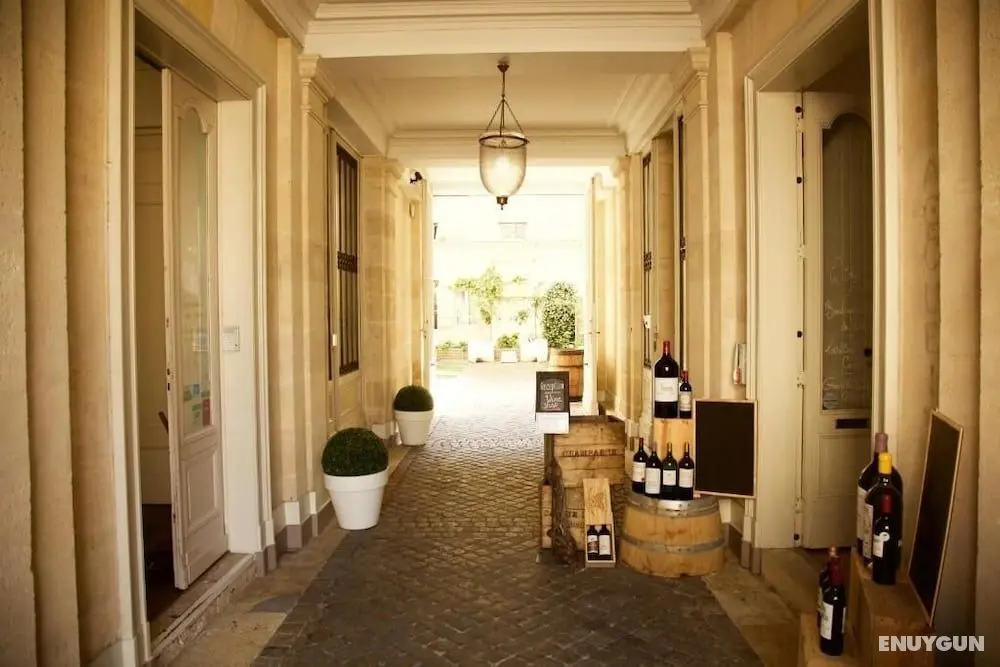 L' Apparthôtel Particulier Bordeaux - Lobi