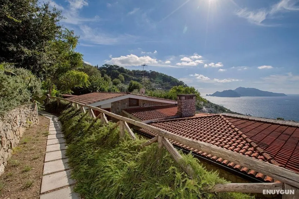 La Casa di Pietra in Massa Lubrense - Oda