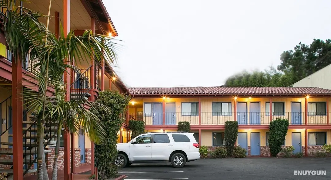 La Luna Inn - Genel