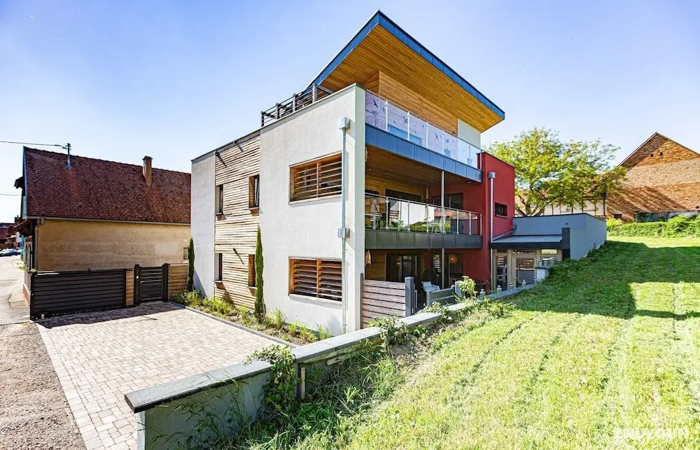La Maison Devant La Prairie - Öne Çıkan Resim