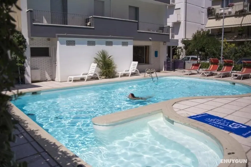 Hotel La Plata - Havuz