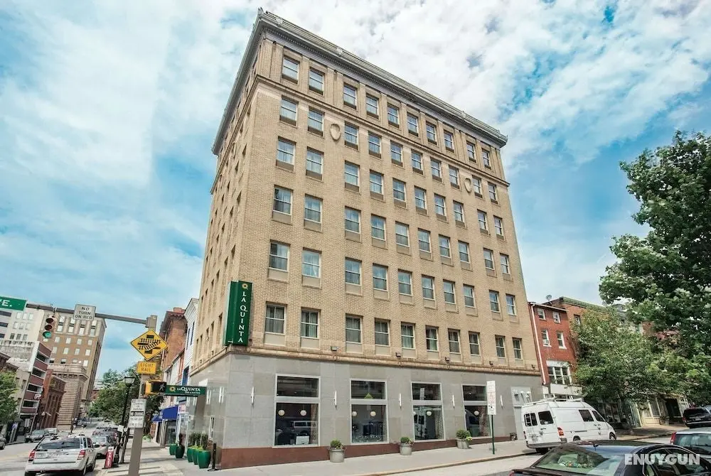 La Quinta Inn & Suites by Wyndham Baltimore Downtown - Öne Çıkan Resim