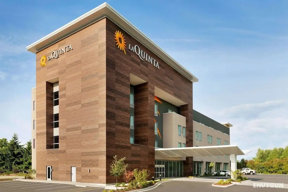 La Quinta Inn & Suites by Wyndham Burlington - Öne Çıkan Resim