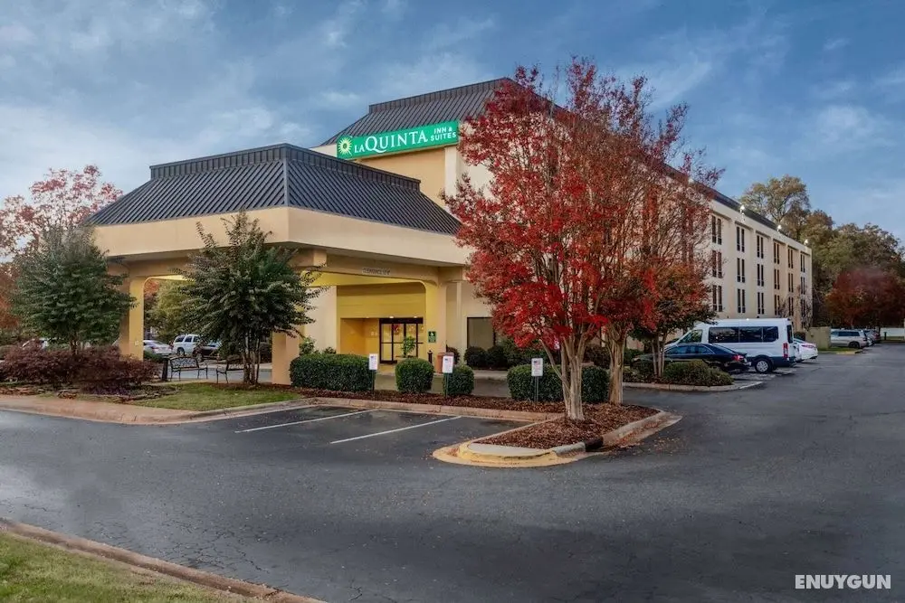 La Quinta Inn & Suites by Wyndham Charlotte Airport North - Öne Çıkan Resim