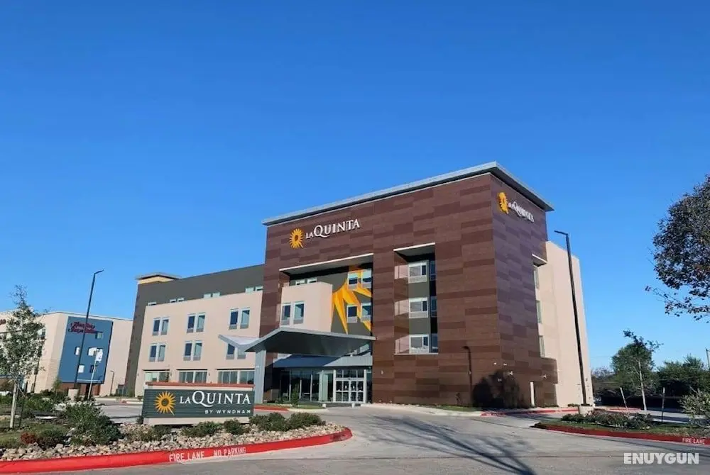La Quinta Inn & Suites by Wyndham Dallas/Fairpark - Öne Çıkan Resim