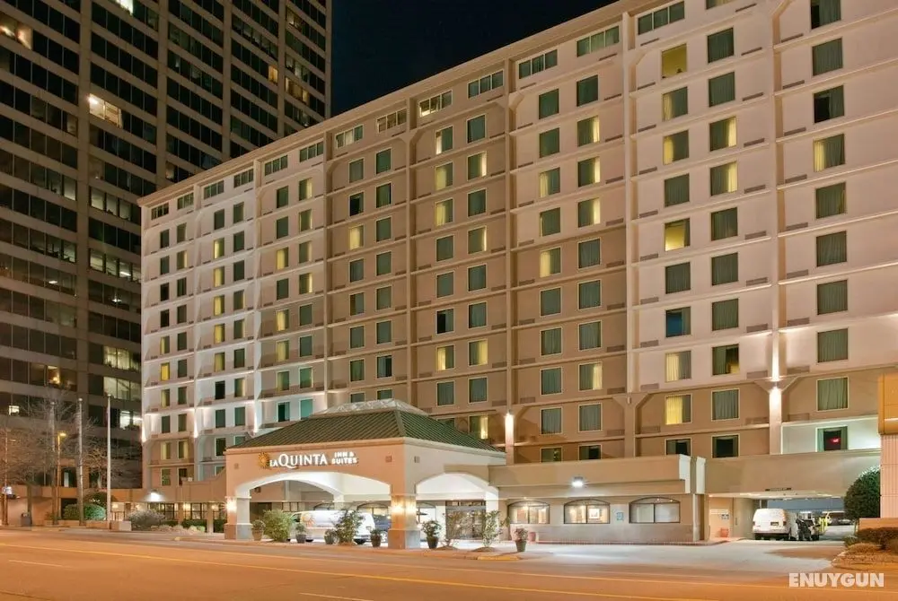 La Quinta Inn & Suites by Wyndham Downtown Conference Center - Öne Çıkan Resim