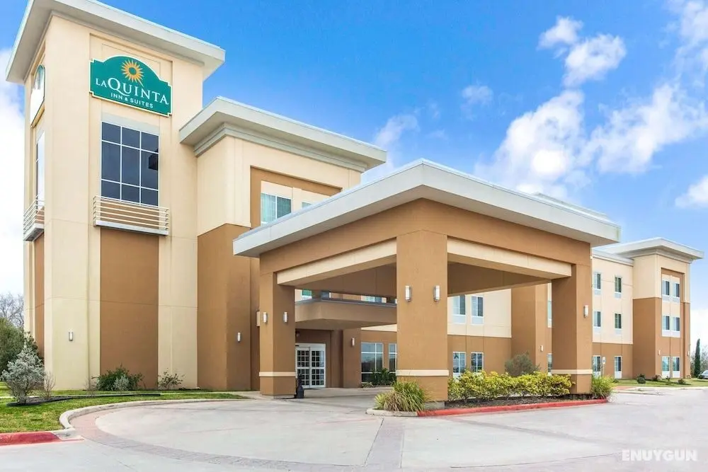 La Quinta Inn & Suites by Wyndham Gonzales TX - Öne Çıkan Resim