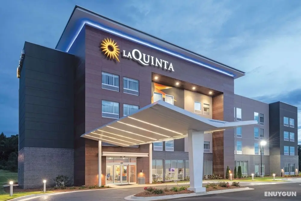 La Quinta Inn & Suites by Wyndham Opelika Auburn - Dış Mekan