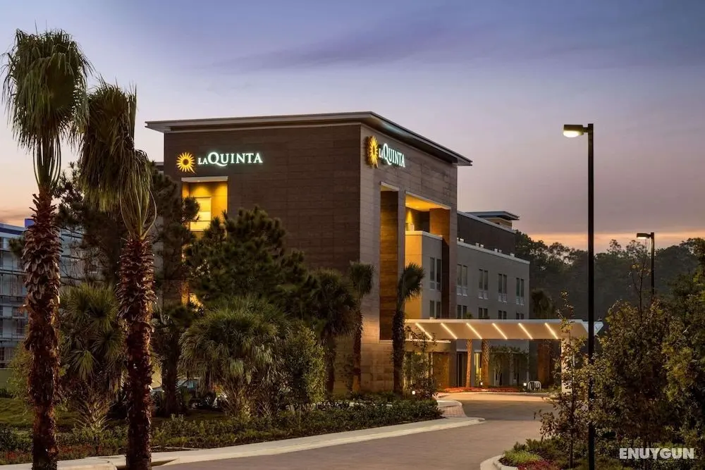 La Quinta Inn & Suites by Wyndham Orlando - IDrive Theme Parks - Öne Çıkan Resim