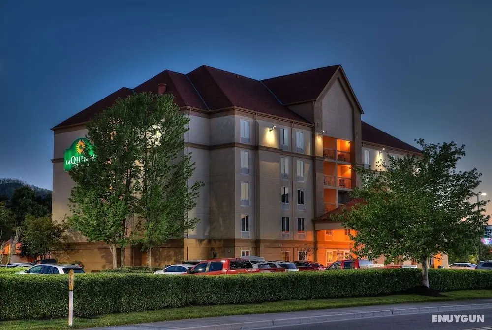 La Quinta Inn & Suites by Wyndham Pigeon Forge - Öne Çıkan Resim