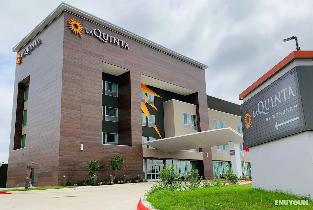La Quinta Inn & Suites by Wyndham-Red Oak TX IH-35E - Öne Çıkan Resim