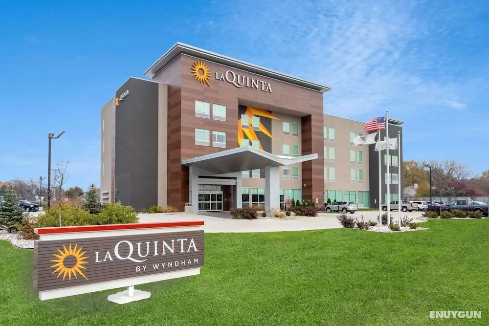 La Quinta Inn & Suites by Wyndham Shorewood - Öne Çıkan Resim