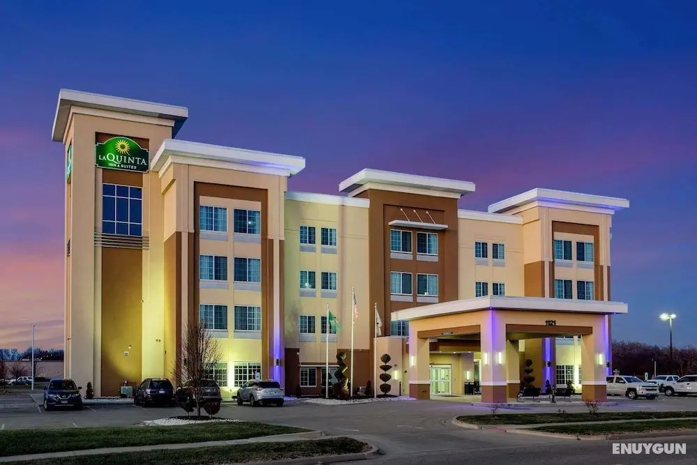 La Quinta Inn & Suites by Wyndham Springfield IL - Dış Mekan