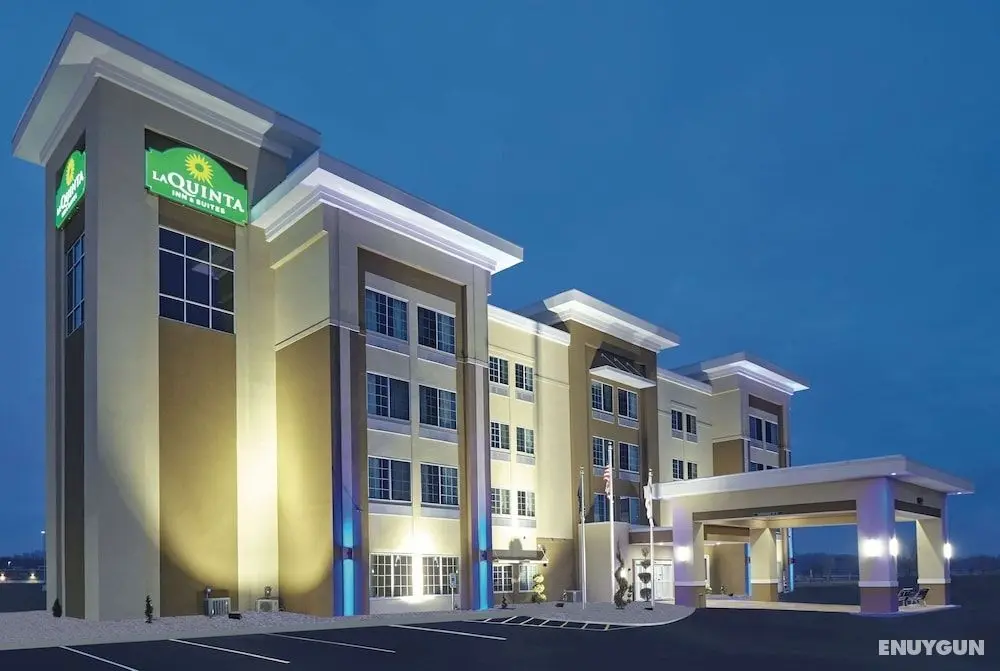 La Quinta Inn & Suites by Wyndham Springfield IL - Öne Çıkan Resim