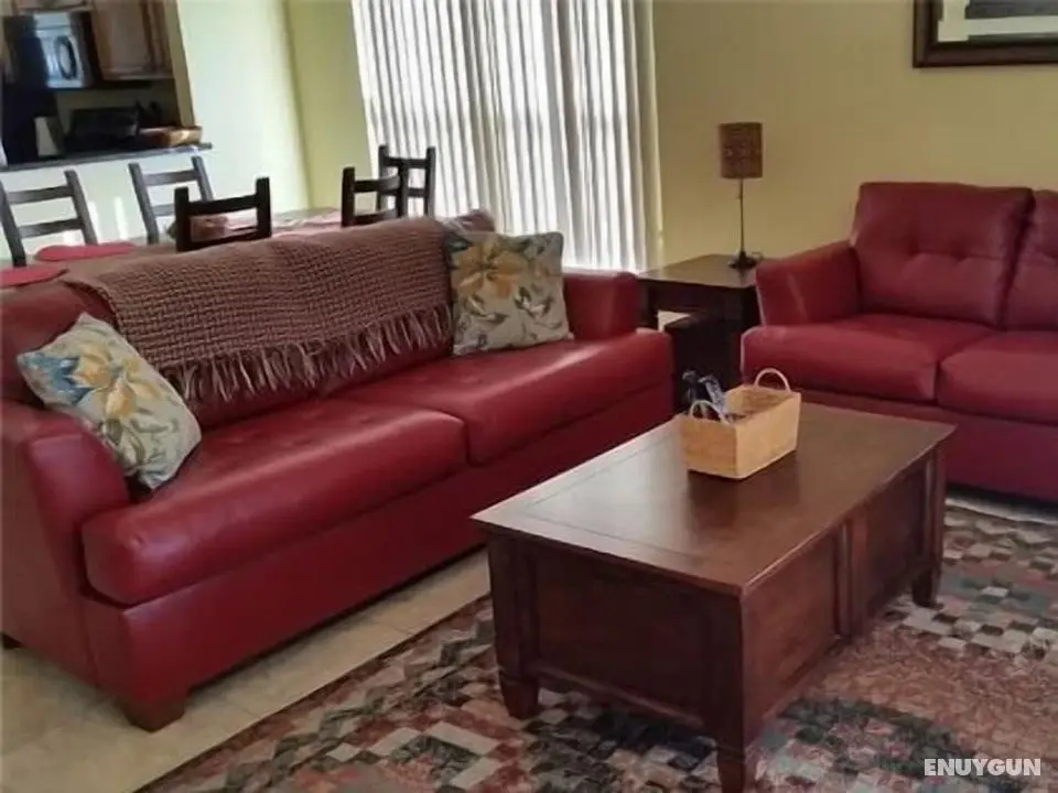 Lake Front Oasis - Öne Çıkan Resim