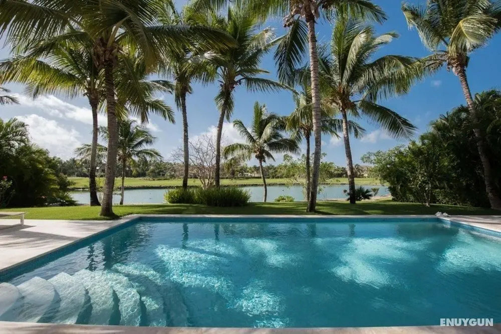 Lake Front Villa With Open Design in Luxury Resort - Öne Çıkan Resim