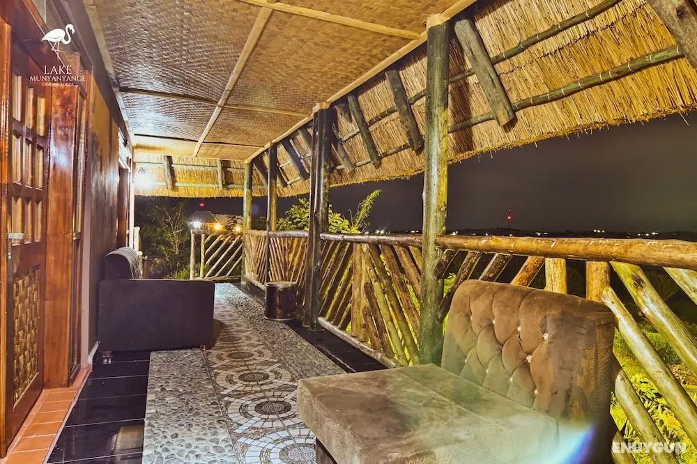 Lake Munyanyange Caves Lodge - Lobi
